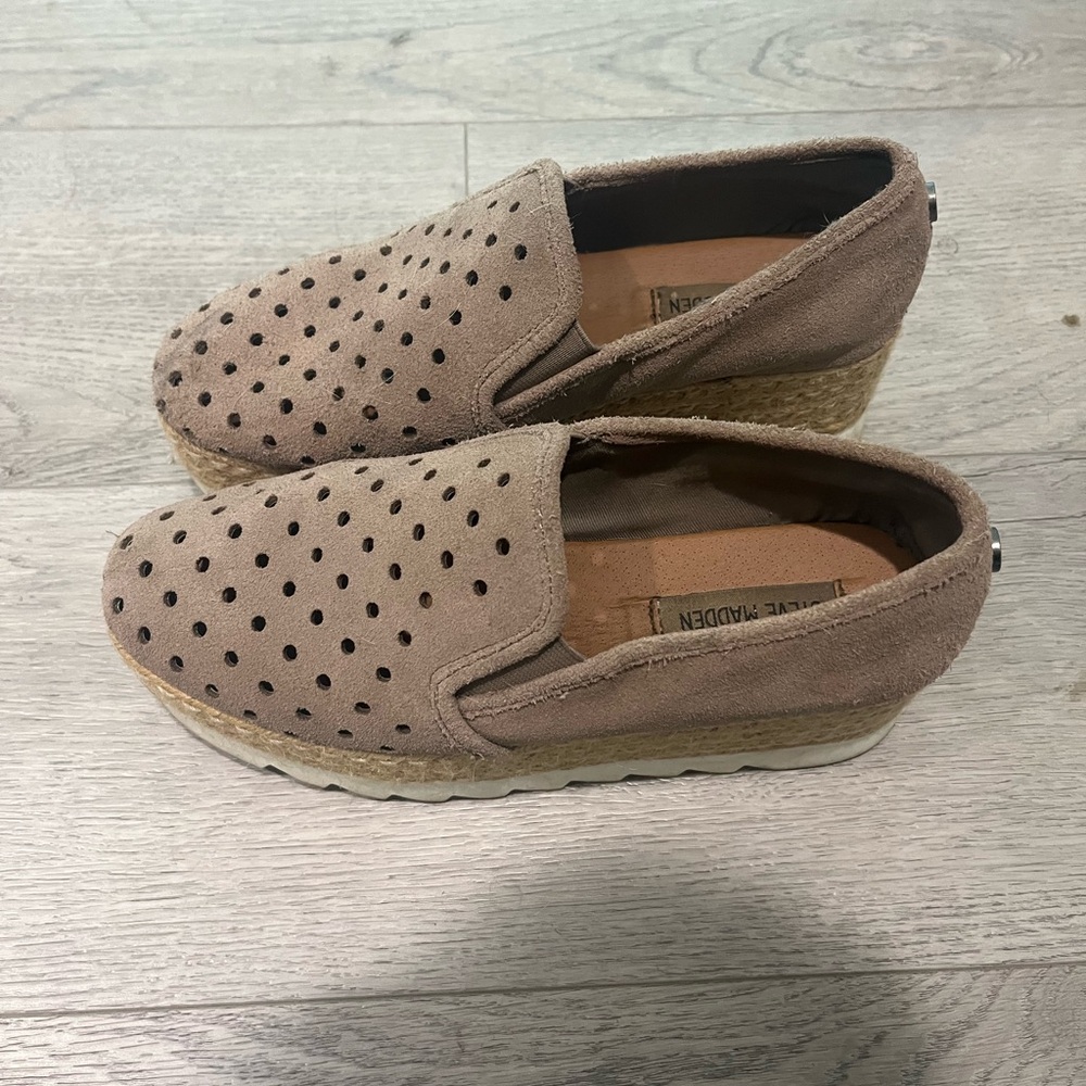 Steve Madden suede shoes 7.5